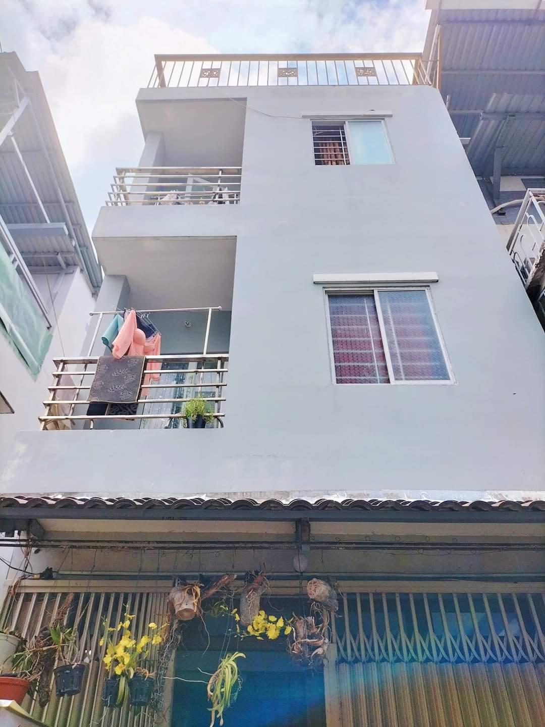 Bán nhà Đinh Tiên Hoàng P3, Bình Thạnh Chỉ 5 Tỷ 36m2 3 tầng Xe hơi vô nhà Ngang hơn 4m Vừa ở vùa kinh doanh.