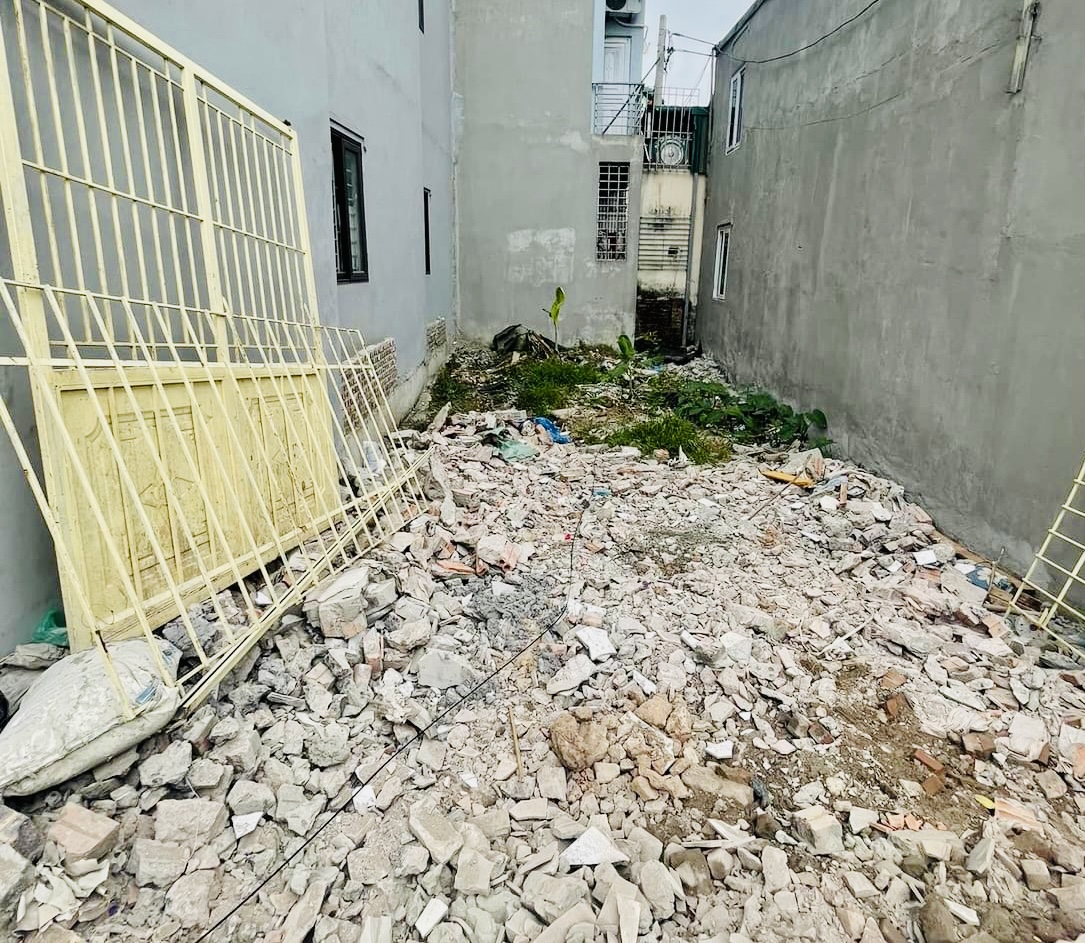 BÁN ĐẤT CẦU CỐC VUÔNG ĐẸP THOÁNG TRƯỚC SAU.