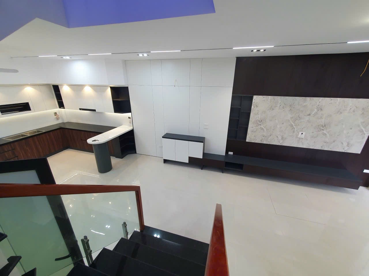 Bán nhà mới xây 5 tầng tại Trâu Quỳ đường 4m oto vào giá nhỉnh 3 tỷ.