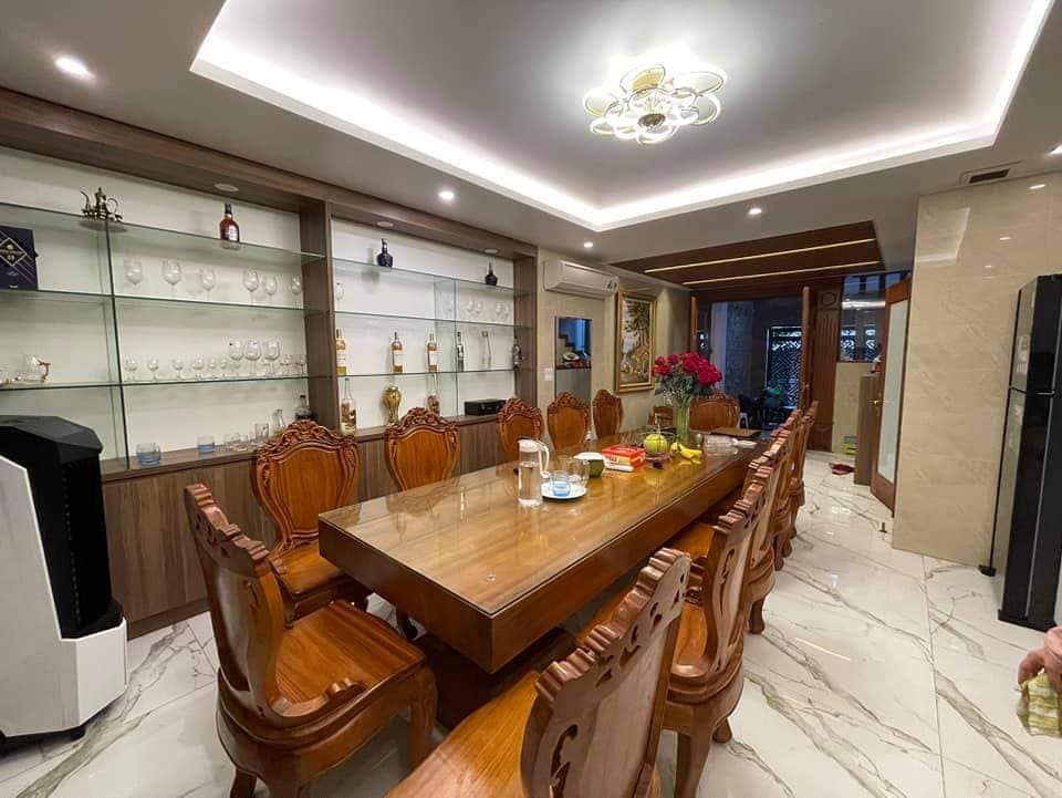 Bán tòa nhà 165m2 phố Âu Cơ, Tây Hồ Gara Ô tô 7 chỗ Thang máy Nhập Doanh thu 10%/năm 16.6 Tỷ.