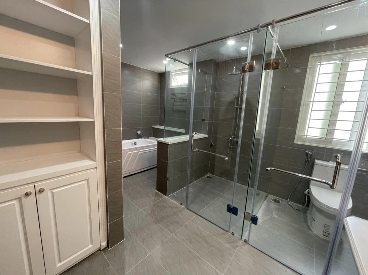 Bán nhà 34m2 phố Nghi Tàm, Tây Hồ Gara Ô tô phi Kinh doanh Giá 4.1 Tỷ.