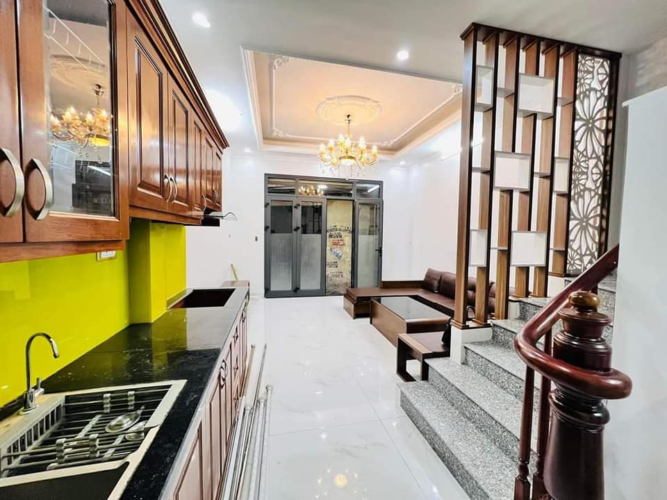 BÁN NHÀ MẶT NGÕ 133 HỒNG MAI, QUẬN HAI BÀ TRƯNG, DIỆN TÍCH 44M, MẶT TIỀN 4,2M, 5 TẦNG, GIÁ CHỈ 9 TỶ