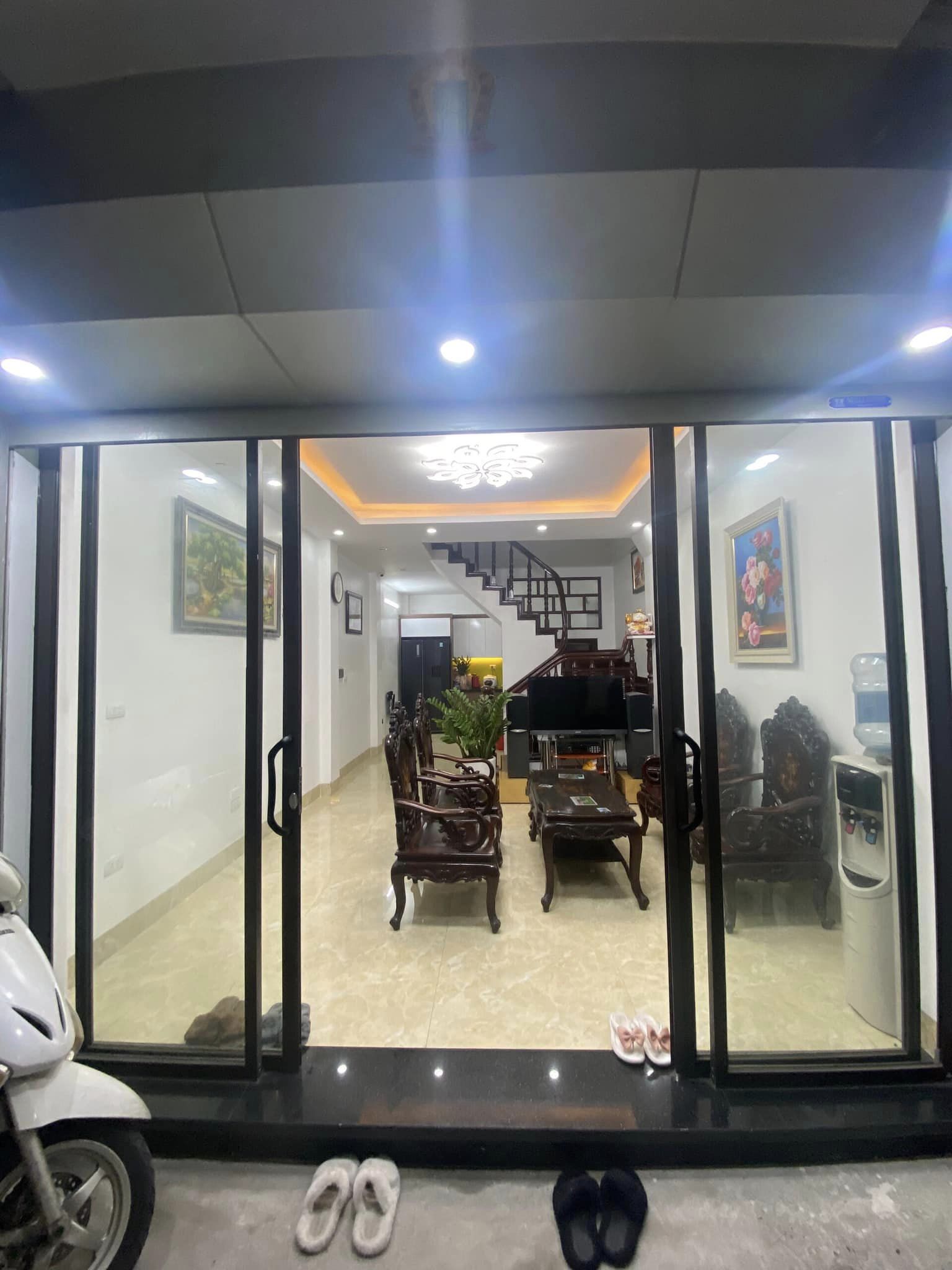 CỰC HIẾM, Bán nhà ở Cầu Diễn 34m2 4 tầng Ngõ nông rộng,gần Ô tô chỉ 3.3 tỷ.