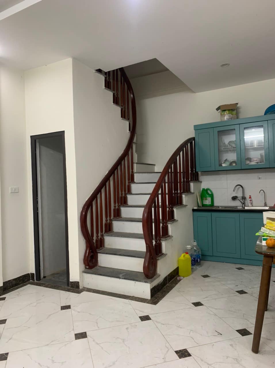 Bán nhà ở Trạm bơm Yên Nghĩa 30m2, 3 tầng mới đẹp, Ô tô cạnh nhà chỉ 2.1 tỷ.