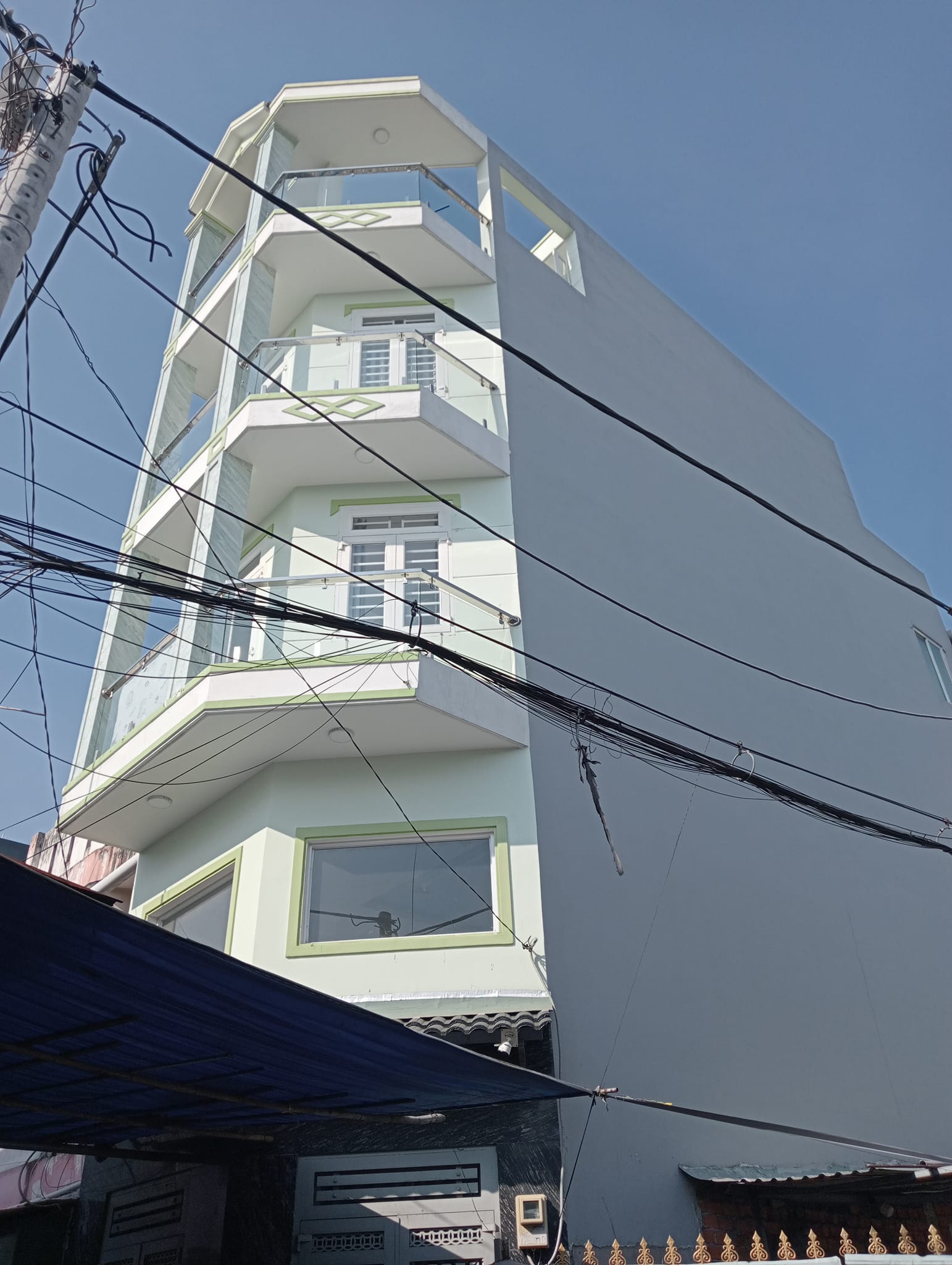 Bán nhà Bình Tân đường số 18B, HXH, 5 tầng, 6PN, 4WC, dòng tiền 17tr, chỉ 6,1 tỷ..