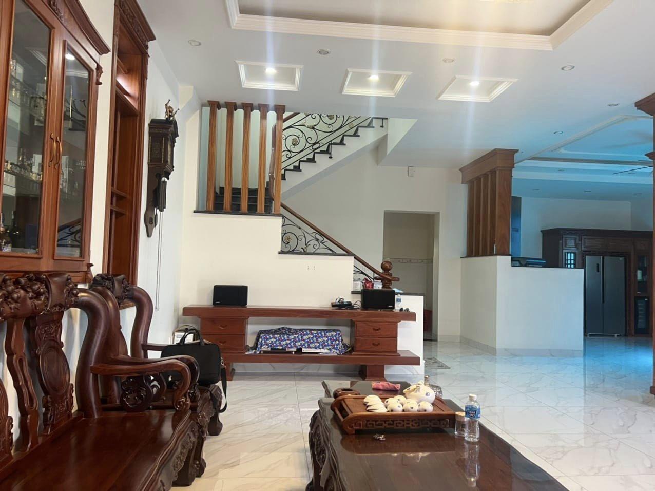 Không Có Căn Thứ 2 Biệt Thự 2 Mặt Tiền Khu Vip, Gần Giga Mall Phạm Văn Đồng, DT 250m, 3T, Chính Chủ SHR Giá Nhỉnh 15 Tỷ.