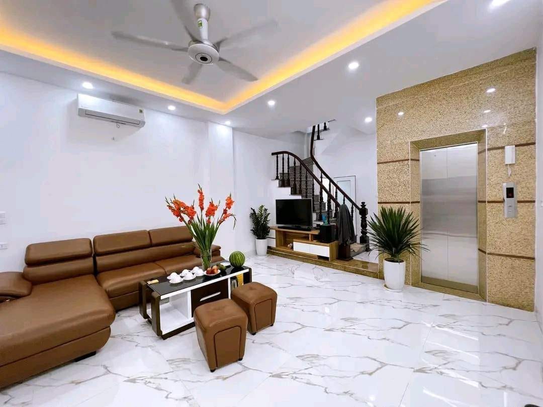 64m 5 Tầng Nhà Phân Lô Ô Tô Ngủ Trong Nhà. 3 Thoáng Ngõ Thông Tứ Phía. Chủ Thiện Chí Bán