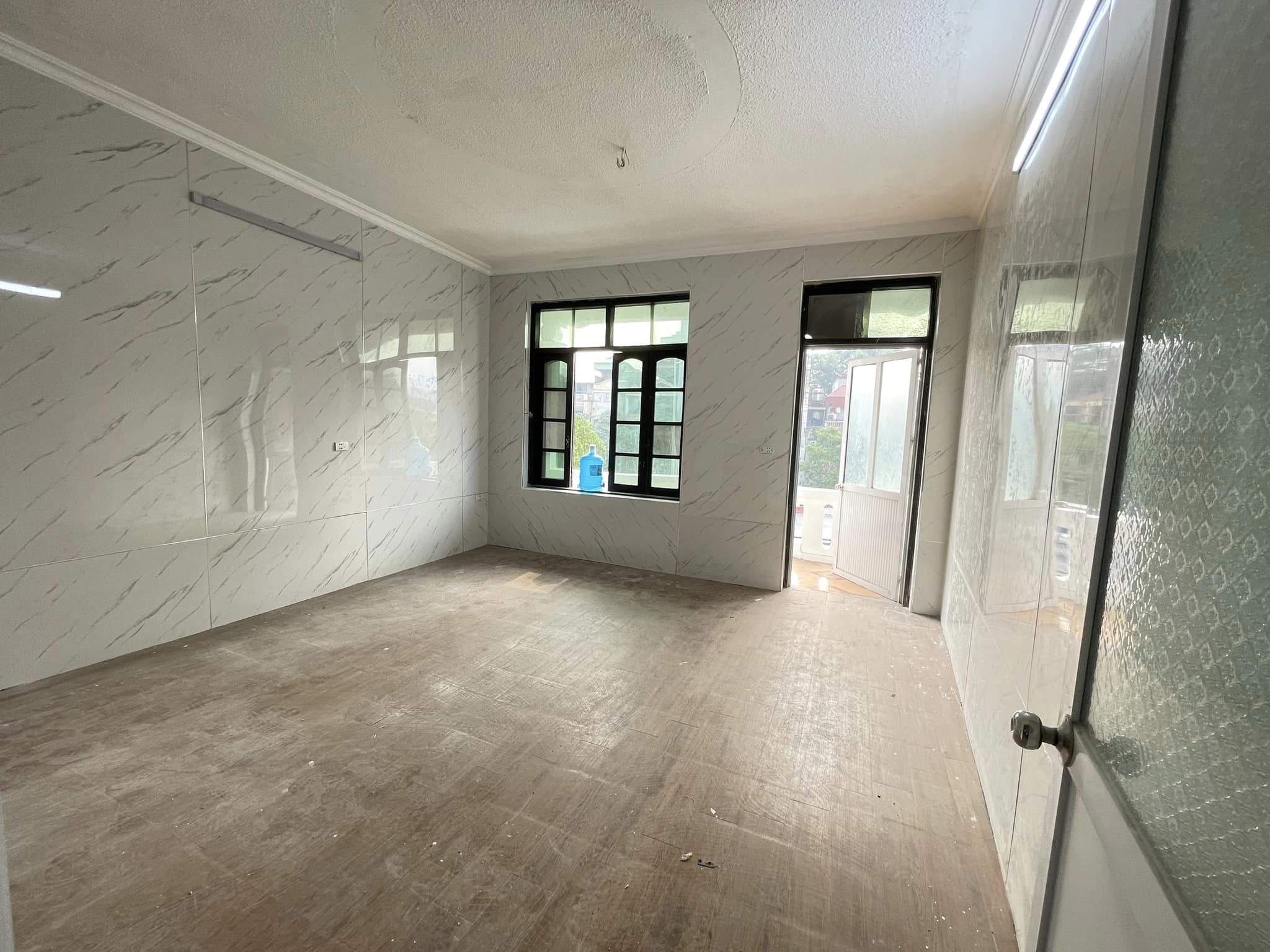 Chính Chủ Bán Nhanh Khách Sạn Lô Góc Kinh Doanh Doanh Tiền Khủng Khiếp. Vỉa Hè Đá Bóng.