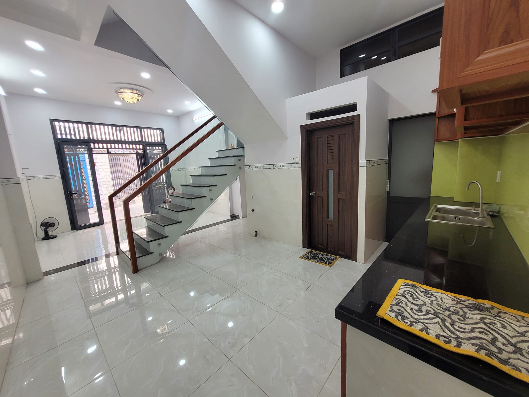 .BÁN NHÀ HXH Trường Chinh, Tân Bình 3 tầng 50m2 (5x10). Nhà đẹp ở ngay. Giá chỉ 6,9 tỷ.