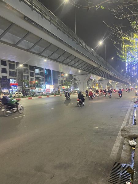 Bán đất mặt phố Minh Khai, vỉa hè, 2 mặt tiền, 1 mặt phố 1 mặt ngõ ô tô, 190m2, 37.5 tỷ.