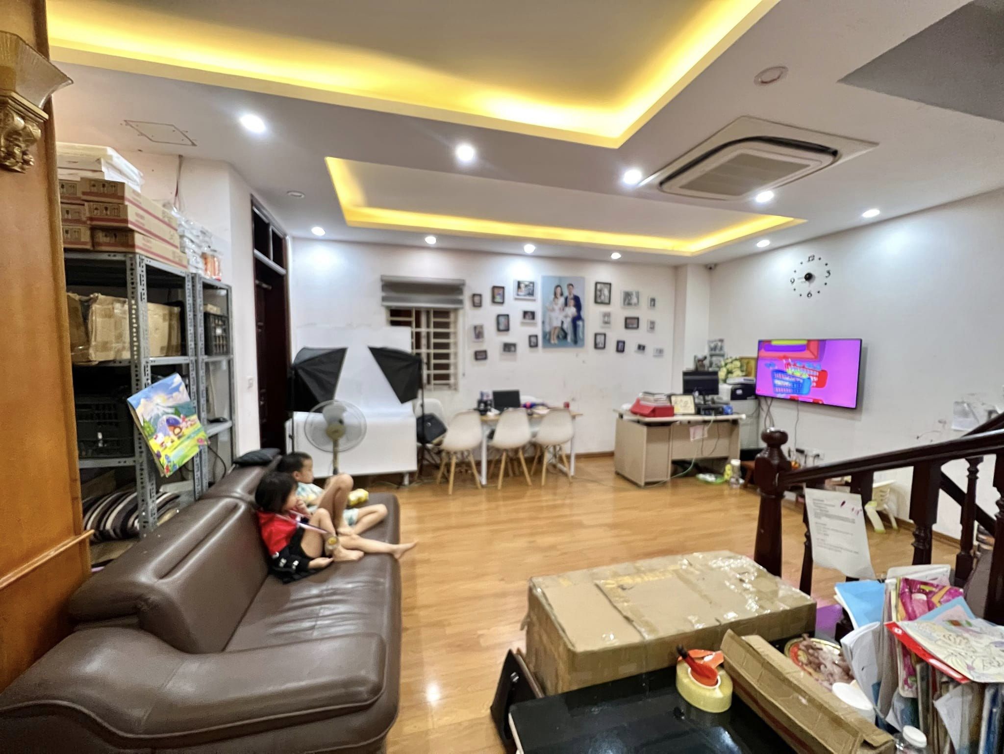 Bán nhà Khâm Thiên, 59m2 xây 5 tầng, vỉa hè, ô tô đỗ cửa, 2 mặt tiền kinh doanh 4,85 tỷ.