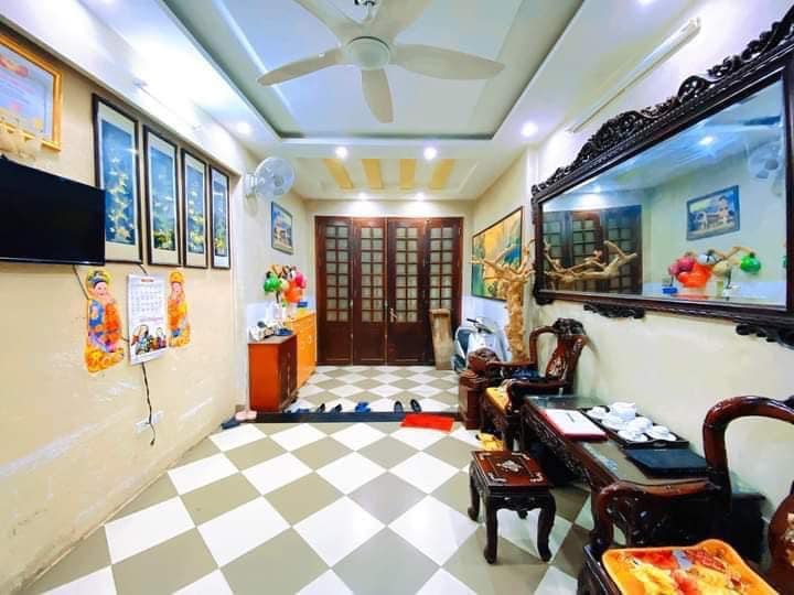 Tôi muốn bán căn nhà Lê Duẩn 47m2, ô tô đỗ cửa, kinh doanh, nhà 5 tầng, giá 4,038 tỷ TL.