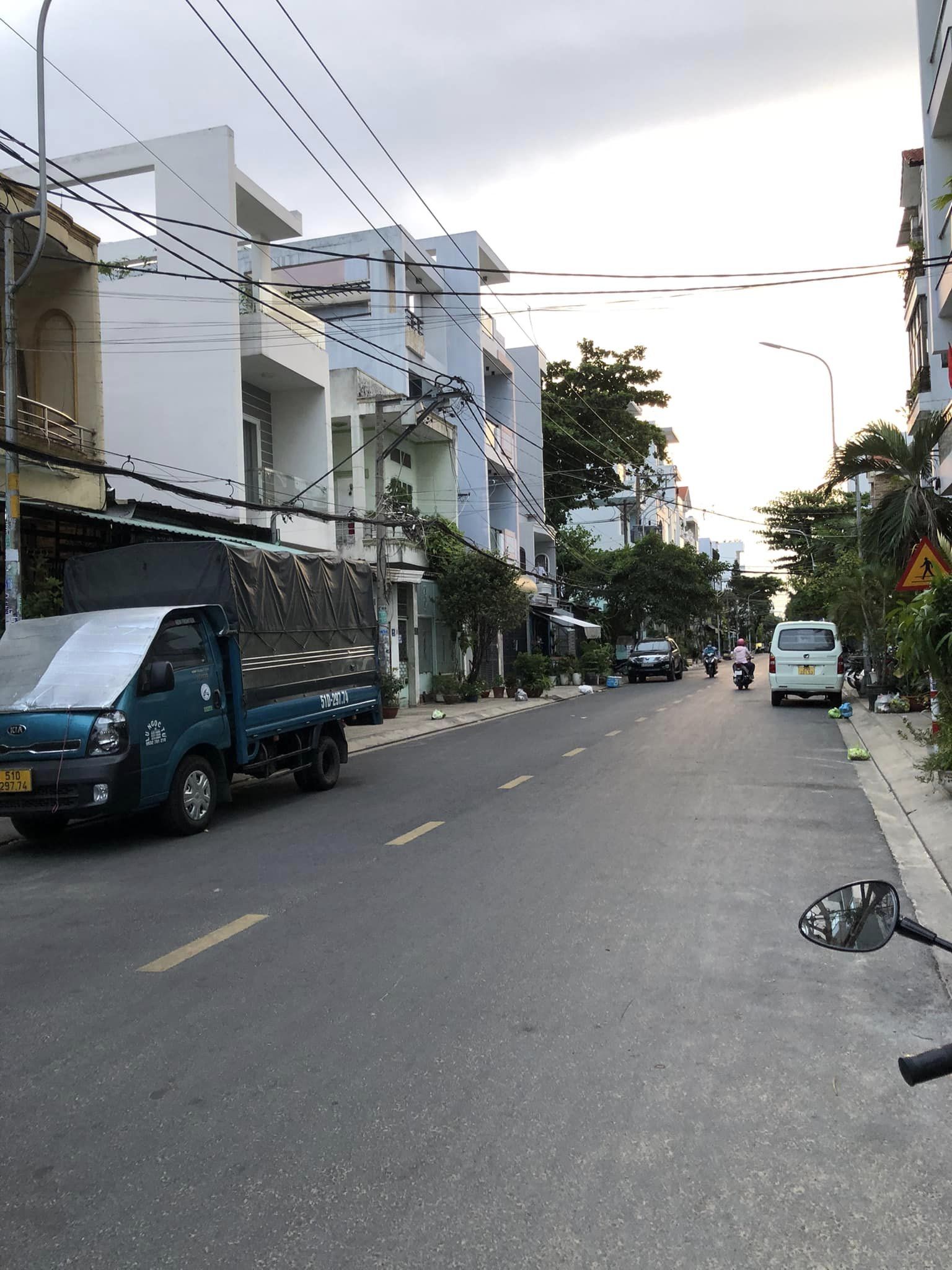 Bán nhà MT Lê Niệm, 66m2 nở hậu, 2 tầng + lửng, 3PN, 3WC, ko quy hoạch, giá 6.9 tỷ TL