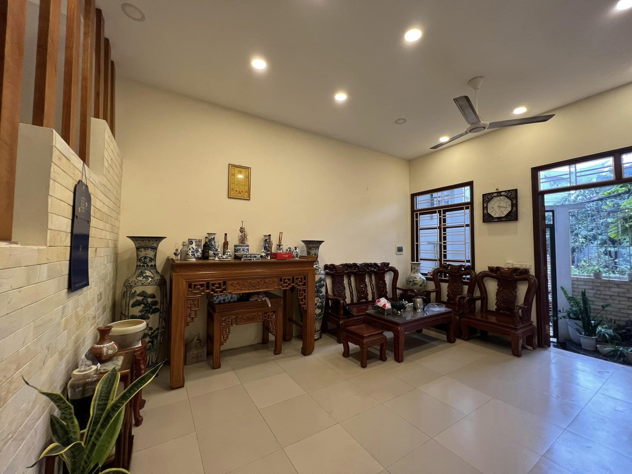 Bán nhà 55m2 phố Nghi Tàm, Tây Hồ Gara Ô tô 7 chỗ Thang máy XỊN Dòng tiền tốt 9.2 Tỷ.