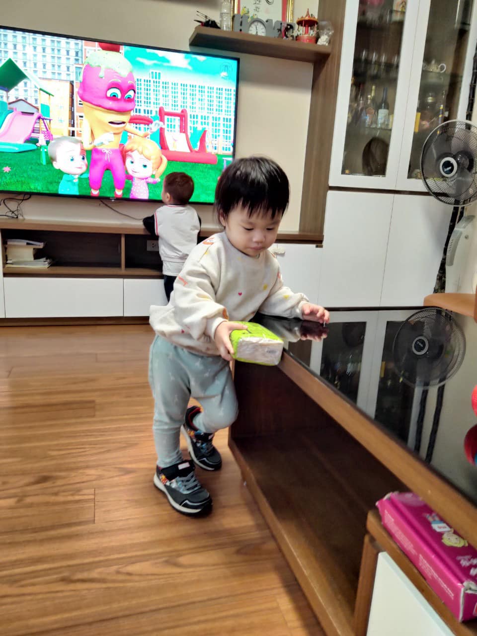 Bán nhà Khâm Thiên 60m2, 5 tầng, 2 mặt tiền vỉa hè, ô tô đỗ cửa kinh doanh giá nhỉnh 4 tỷ