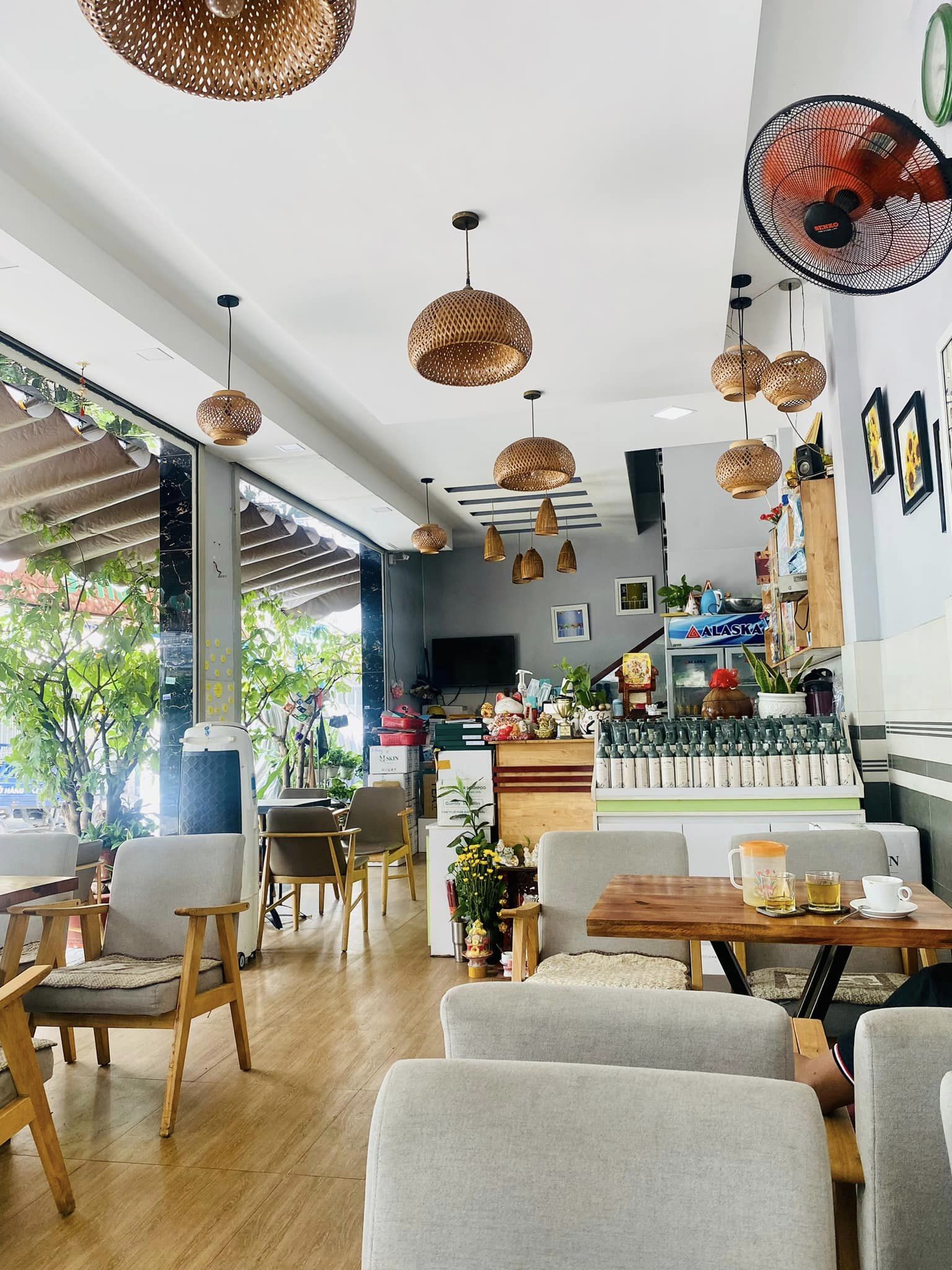 Lô góc 60m2, 1 triệt 1 lầu, đường rộng 15m, p Tân Quý Tân Phú, dòng tiền 17 tr, 9.89 tỷ..