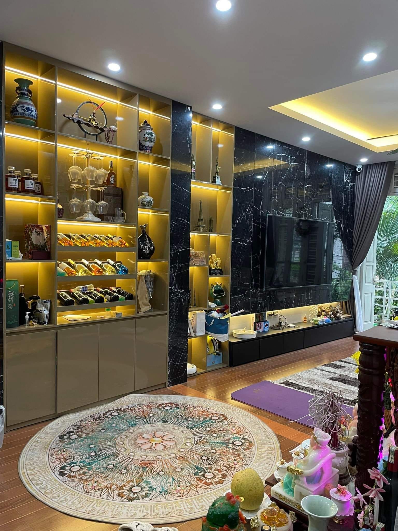 BÁN NHÀ THÁI THỊNH, Ở NGAY,TẶNG NỘI THẤT, 55M2 4T MT4.2M, GIÁ 5.6 TỶ