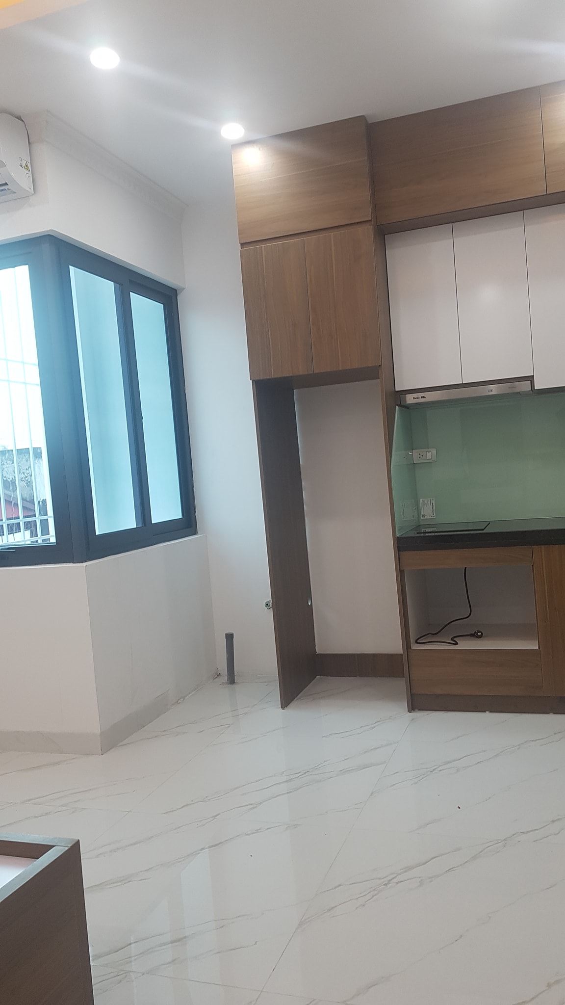 76m2