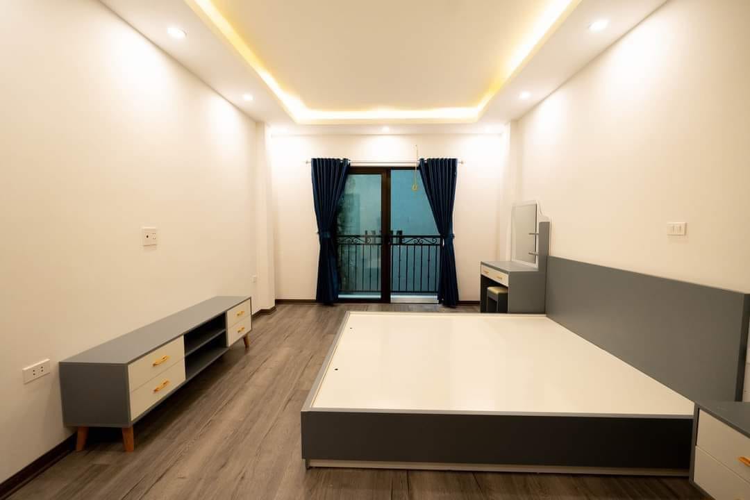 Bán nhà 42m2 phố Yên Phụ, Tây Hồ Chủ tự xây 6 phòng 10m Ô tô phi Giá 4.6 Tỷ