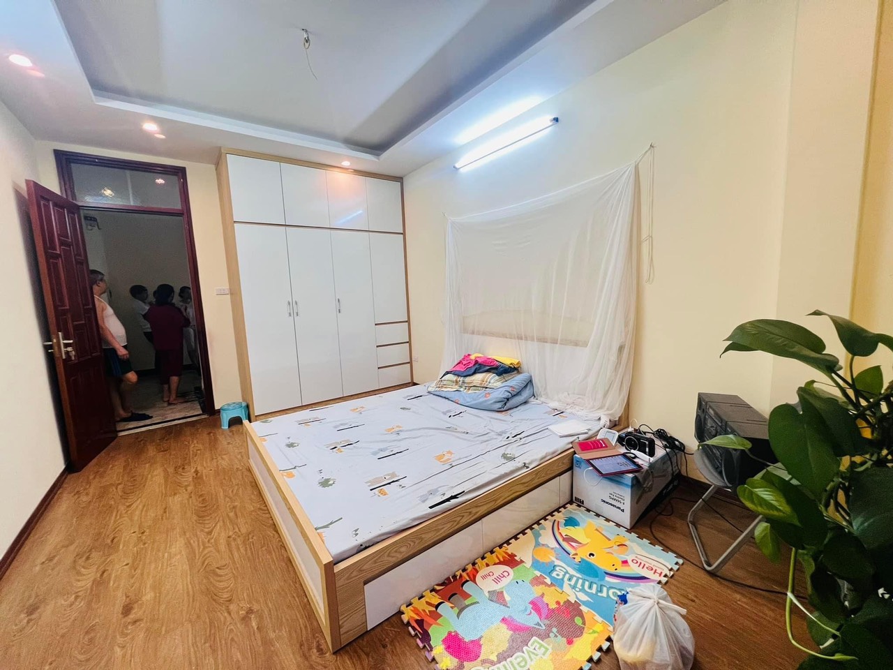 Bán tòa nhà 75m2 phố Vĩnh Phúc, Ba Đình 15 ngủ Cao cấp Doanh thu khủng Giá 10.2 Tỷ.