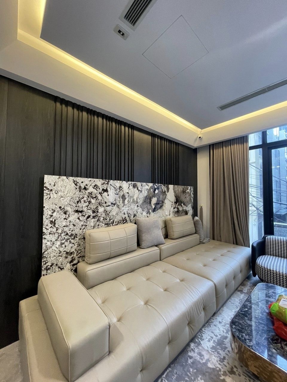 Bán nhà 78m2 phố Nghi Tàm, Tây Hồ Thang máy 8 ngủ Dòng tiền tốt 9.1 Tỷ..