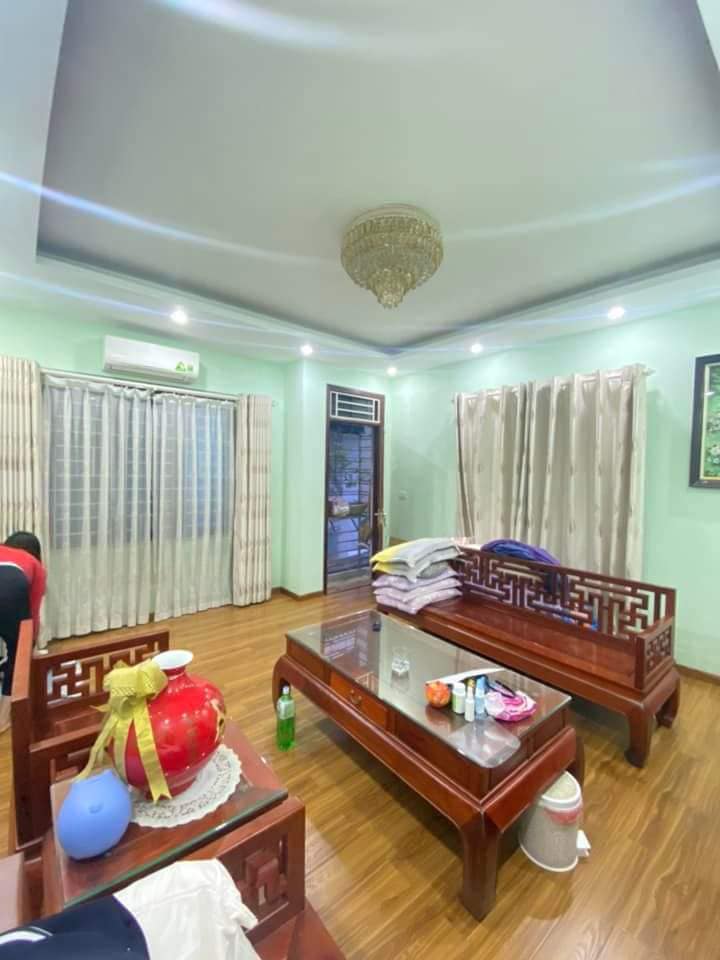 Bán nhà 75m2 phố Nghi Tàm, Tây Hồ Gara Ô tô 8 phòng ngủ Dòng tiền tốt 9.1 Tỷ.