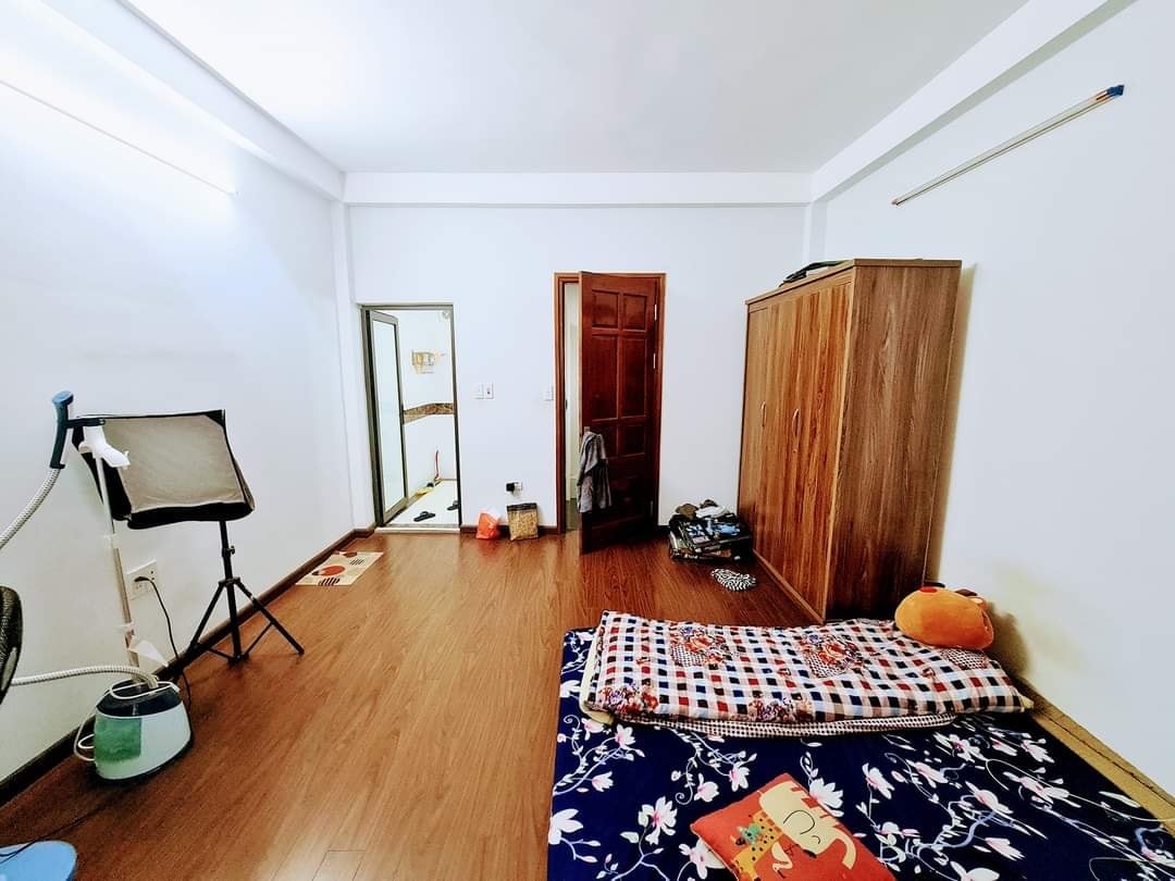 BÁN GẤP BẠCH MAI, SÁT PHỐ, NHÀ ĐẸP Ở NGAY, SỔ ĐỎ ĐẸP 35m x 4T, NHỈNH 3 TỶ.