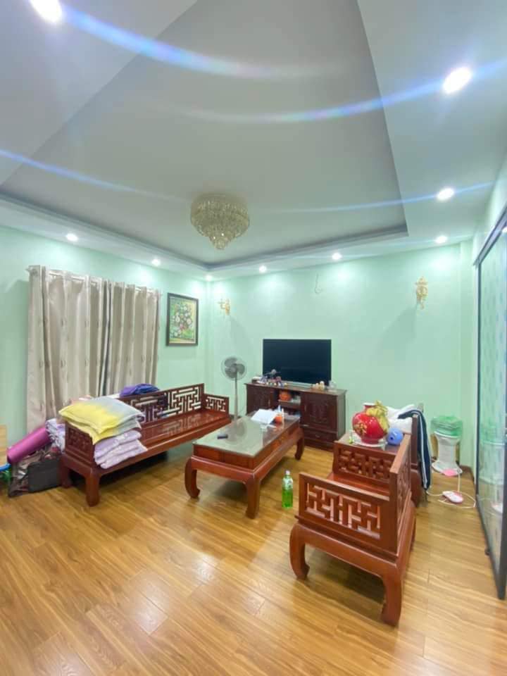 Bán nhà 72m2 phố Nghi Tàm, Tây Hồ Gara Ô tô 7 chỗ 8 ngủ Dòng tiền ổn 9.3 Tỷ.