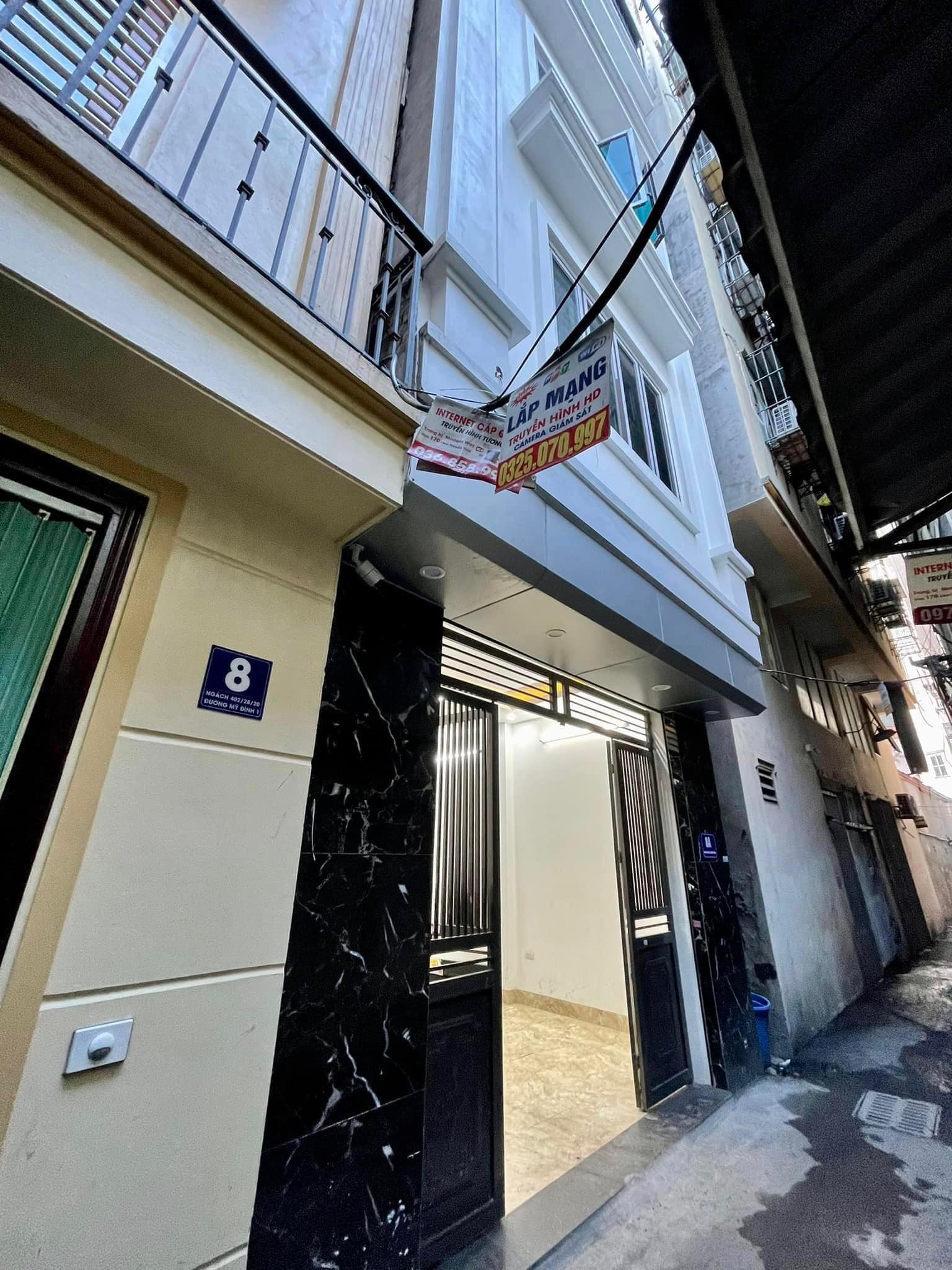 Siêu đẹp, Bán nhà Lô góc ở Lê Quang Đạo, Phú Đô 33m2, 5 tầng đẹp chỉ với 4 tỷ.