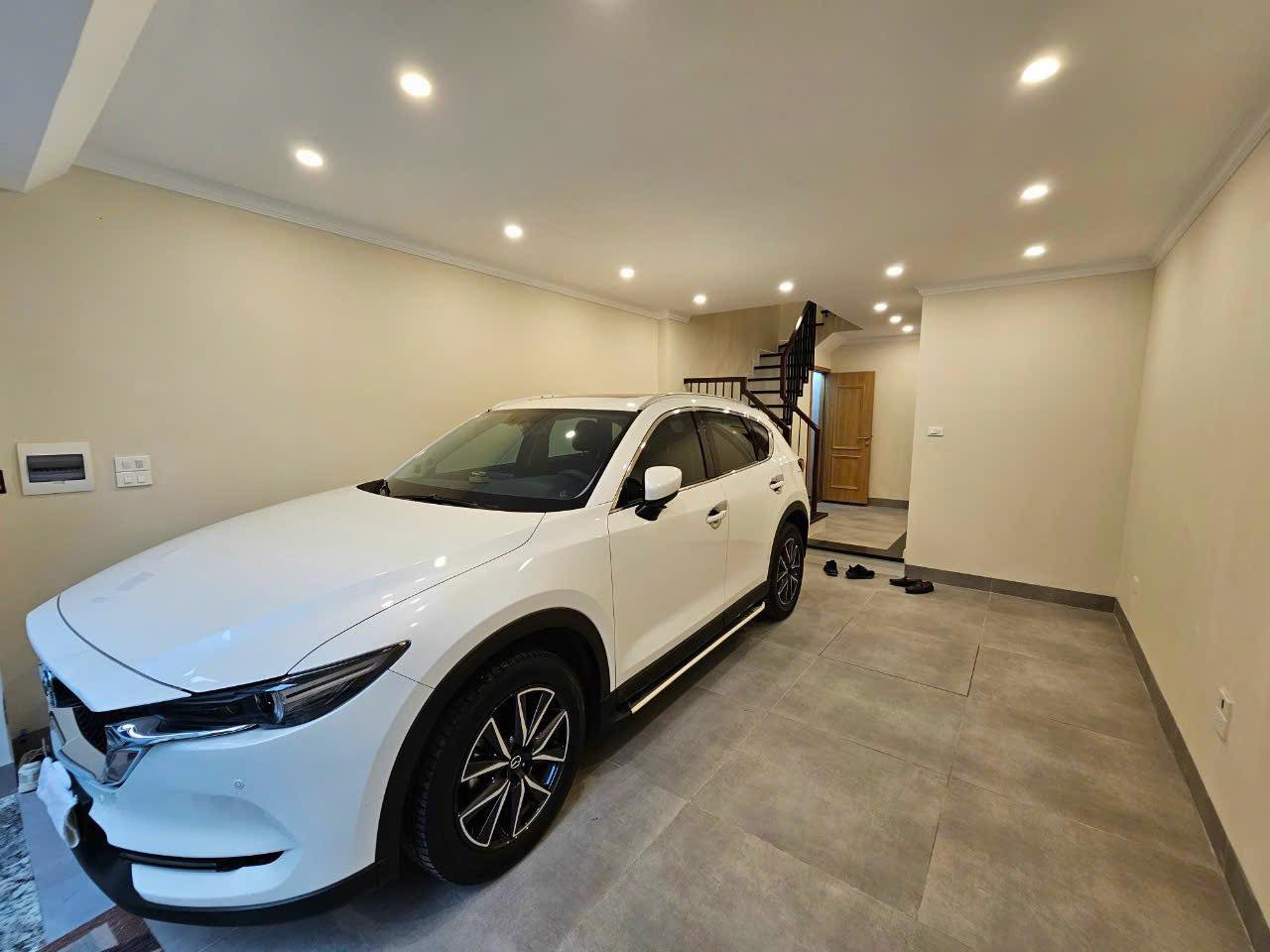 Bán nhà Hồng Tiến-Bồ Đề, 72m x 5tầng, thang máy kính Fuji, gara ôtô, tặng nội thất.