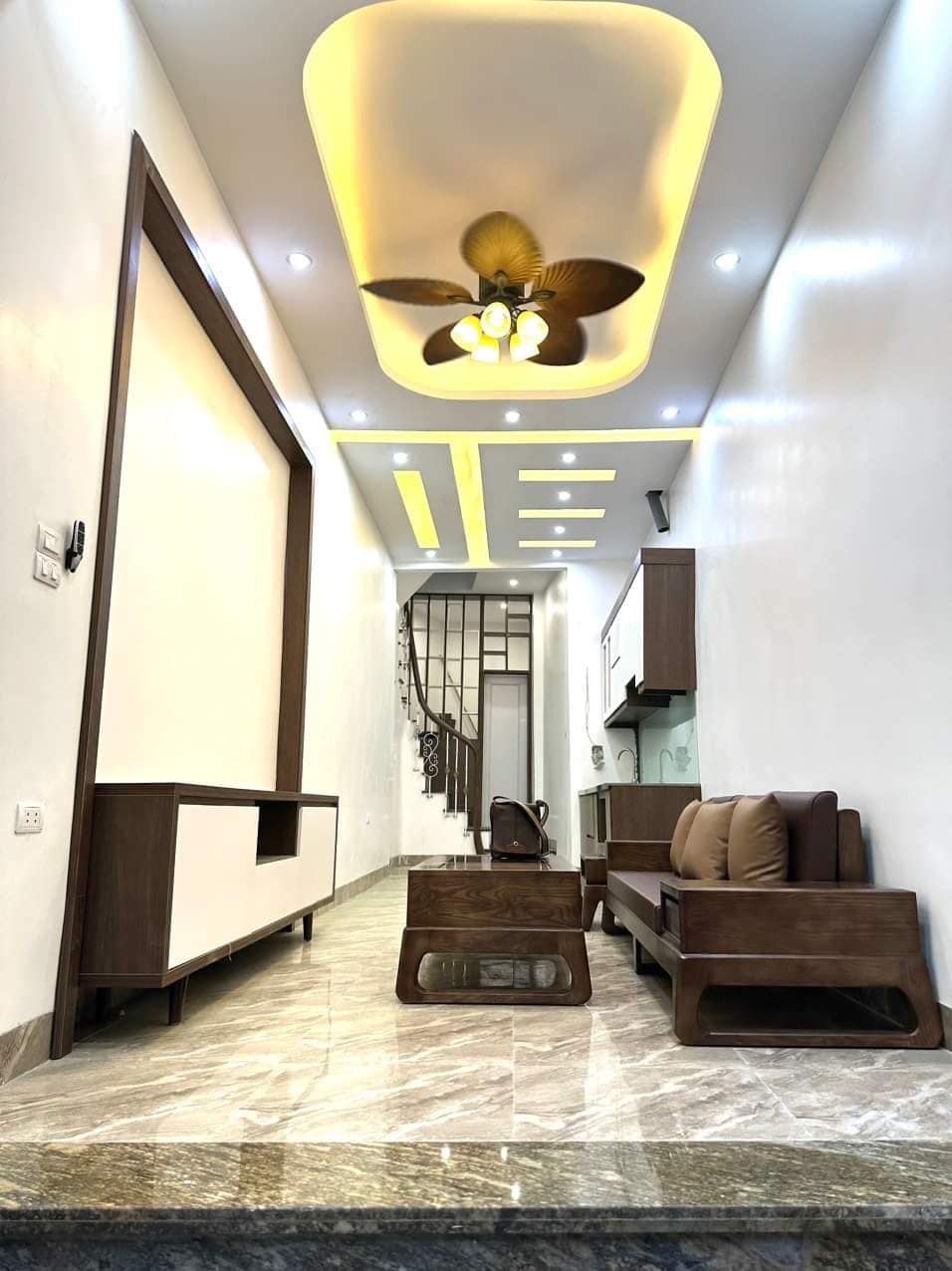 BÁN NHÀ NGÕ THỐNG NHẤT, HAI BÀ TRƯNG, KINH DOANH, NHÀ ĐẸP 37/40M2*5T*4.8 TỶ.