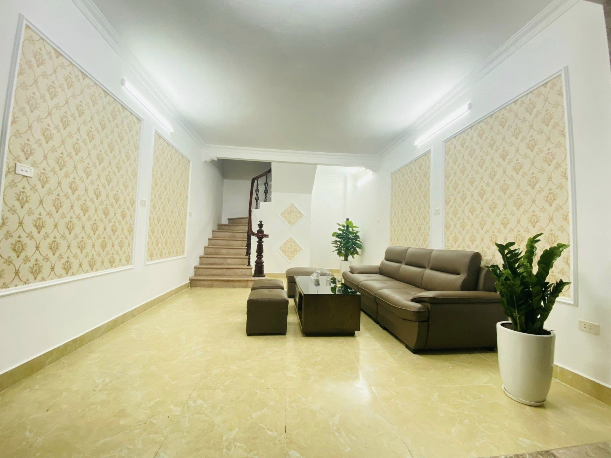 Bán gấp nhà Tôn Đức Thắng, 2PN, 4 tầng, lô góc, ô tô đỗ cửa, 2,8 tỷ TL.