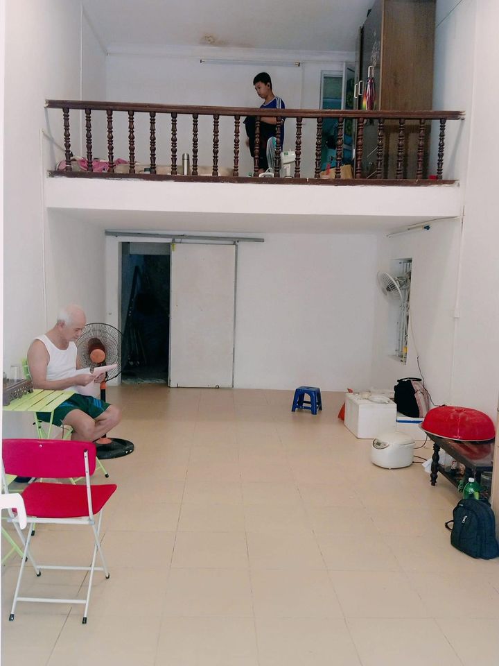 BÁN ĐẤT TẶNG NHÀ 3 TẦNG CHÙA HÀ, CẦU GIẤY - LÔ GÓC - 2 THOÁNG - NGÕ THÔNG - 10m Ô TÔ TRÁNH - SỔ VUÔNG ĐẸP.