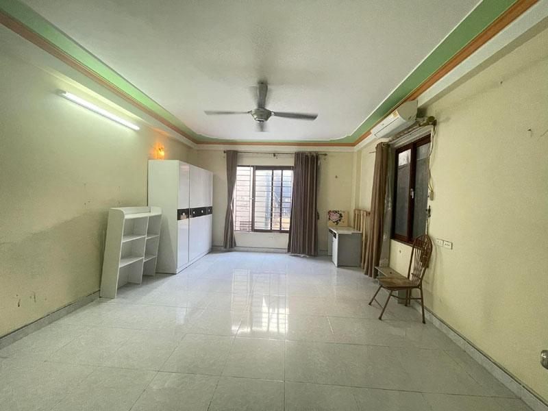 Bán nhà phố Ngọc Lâm, Long Biên, ngõ xe máy tránh ba gác, 40m, hơn 4 tỷ..