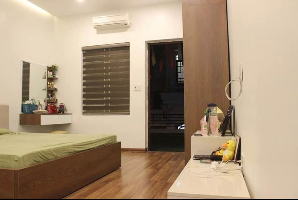 Bán nhà phố Văn Cao, diện tích 80m 3 tầng khu phân lô, GIÁ 5.5 tỉ.