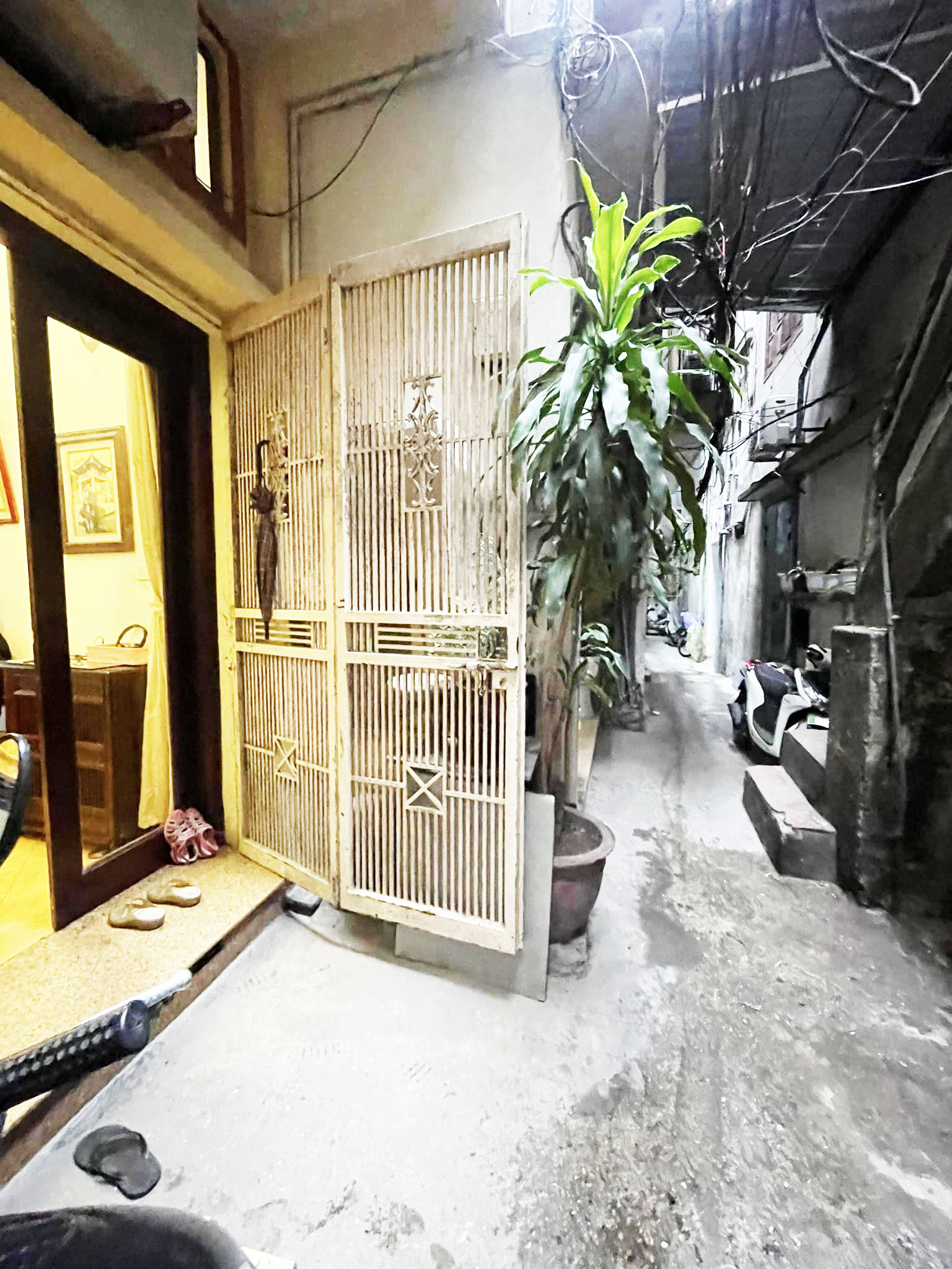 Gia đình cần bán gấp nhà đẹp TT T2 Phương Mai giá 2.9 tỷ, 120m2, ở luôn.