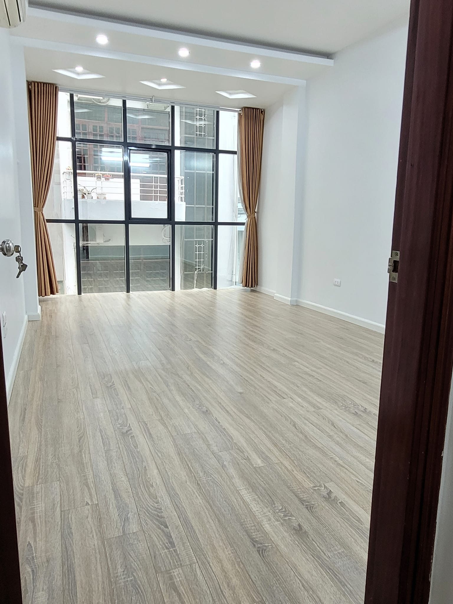 Bán tòa nhà 73m2 phố Thụy Khuê, Tây Hồ 14 ngủ Đẳng cấp Doanh thu ổn định Giá 10.4 Tỷ.