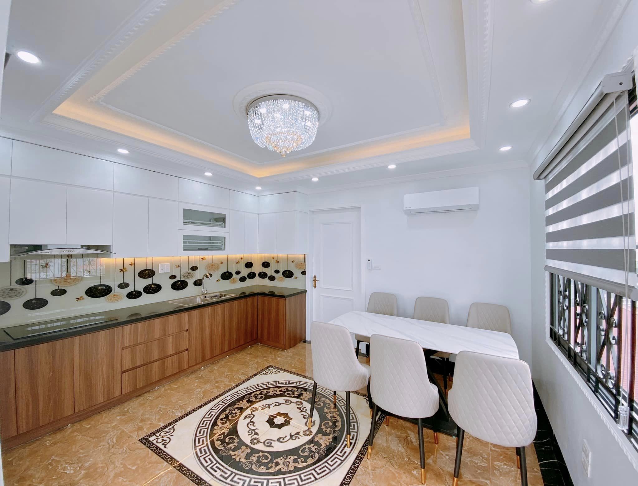 ÂU CƠ, GARA Ô TÔ, THANG MÁY NHẬP, KINH DOANH TỐT 10.4 TỶ.