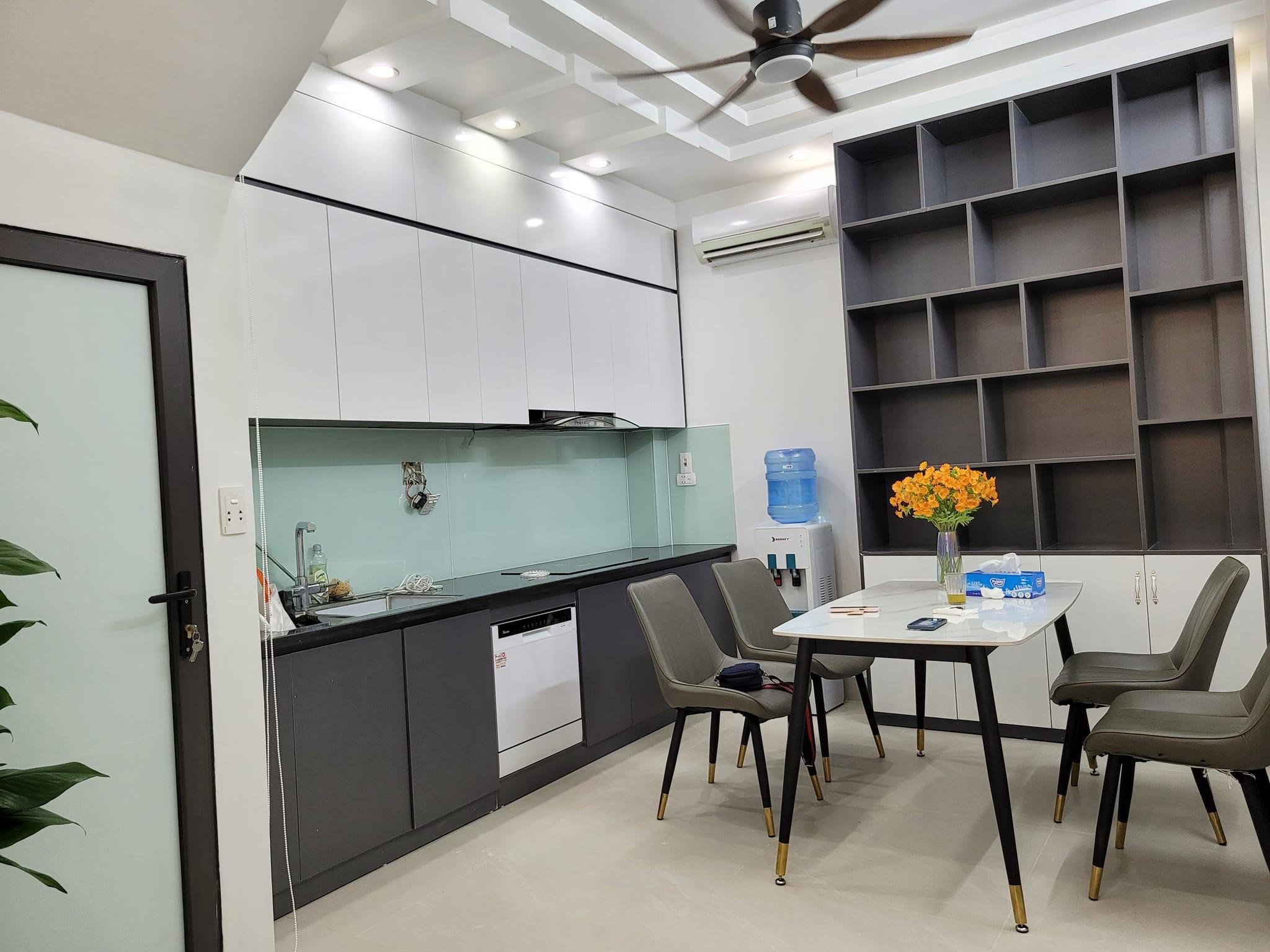 Bán tòa căn hộ 79m2 phố Vĩnh Phúc, Ba Đình 15 phòng Sang trọng Dòng tiền khủng Giá 10.5 Tỷ.