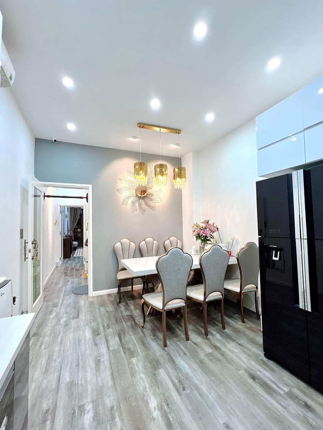 MẶT PHỐ - TRƯỚC NHÀ Ô TÔ TRÁNH – VUÔNG VẮN – KINH DOANH TỐT