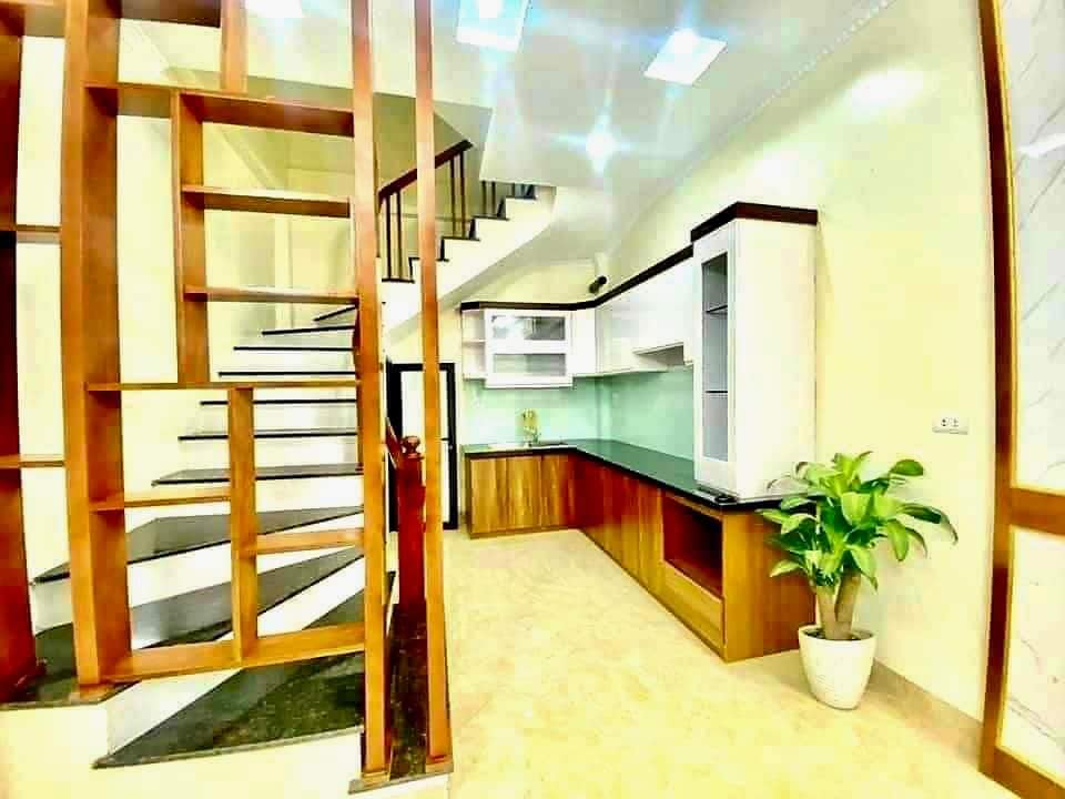 CHỦ CẦN BÁN NHF NGUYỄN ĐÌNH HOÀN , NHÀ DÂN XÂY , MẠT NGÕ RỘNG.