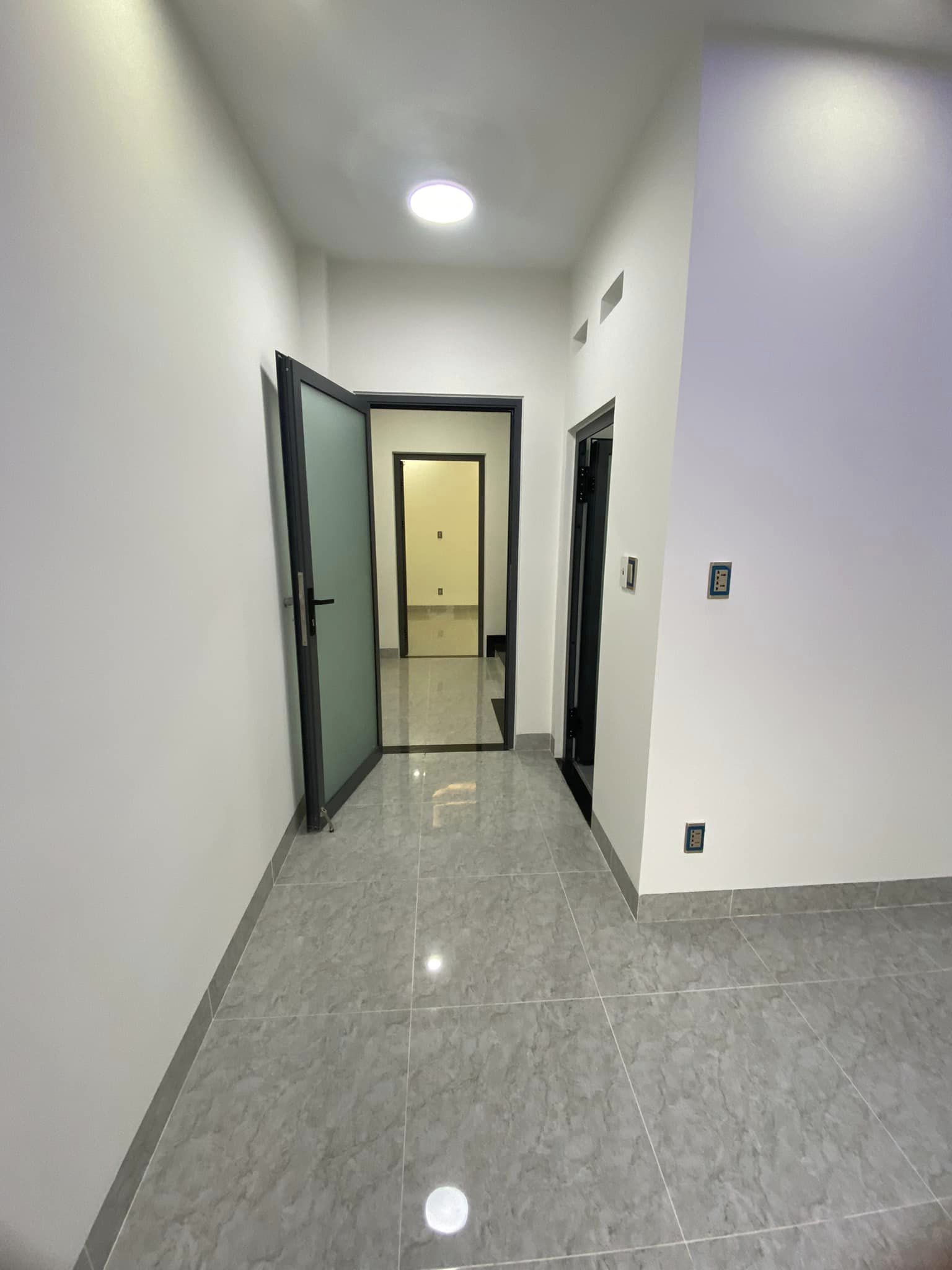 HOT:NHÀ 4 TẦNG.MẶT TIỀN KINH DOANH ĐƯỜNG ĐÔNG BẮC,QUẬN 12.GIÁ 10 TỶ TL.