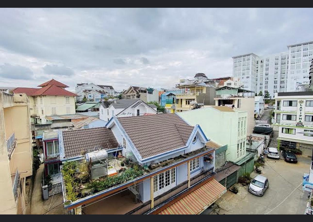 Cần bán khách sạn 2 mặt tiền KQH Bà Triệu Phường 4 Đà Lạt.