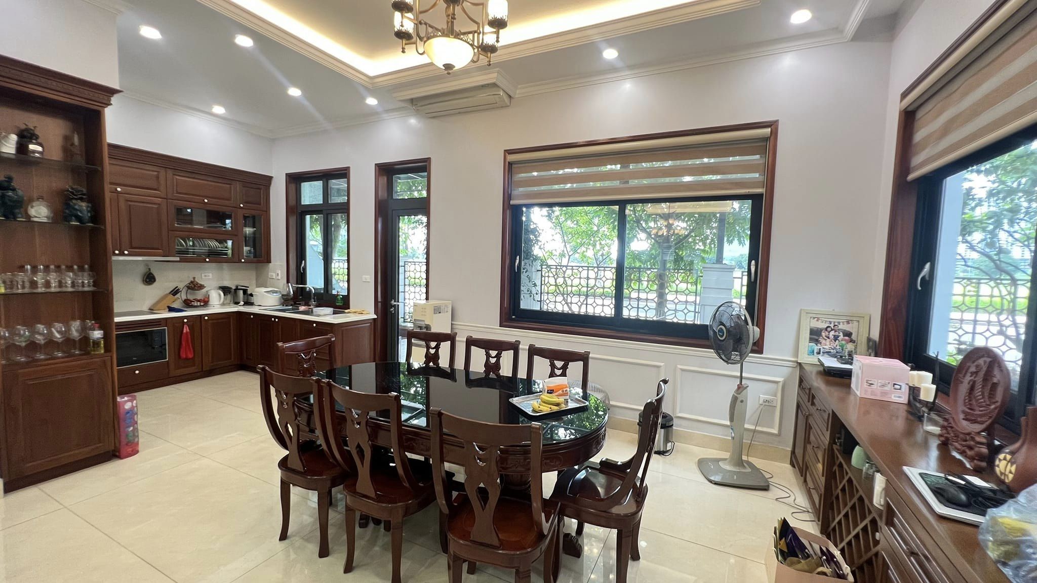 Bán nhà 73m2 Mặt phố Vũ Miên, View Hồ Tây Gara 7 chỗ Vỉa hè Kinh doanh đắc địa 40.3 Tỷ.