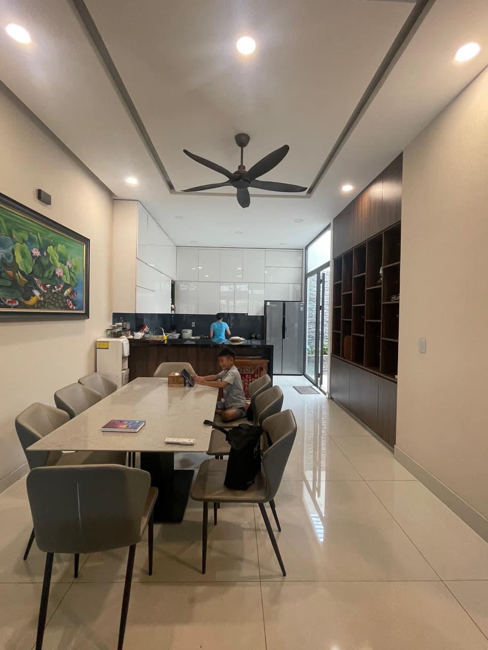 Cực HIếm Một Căn Duy Nhất Nhà Riêng, HXH Liền Kề GiGaMall Phạm Văn Đồng, 72M2, 4 Tầng, Chỉ 5,5 Tỷ, SHR.