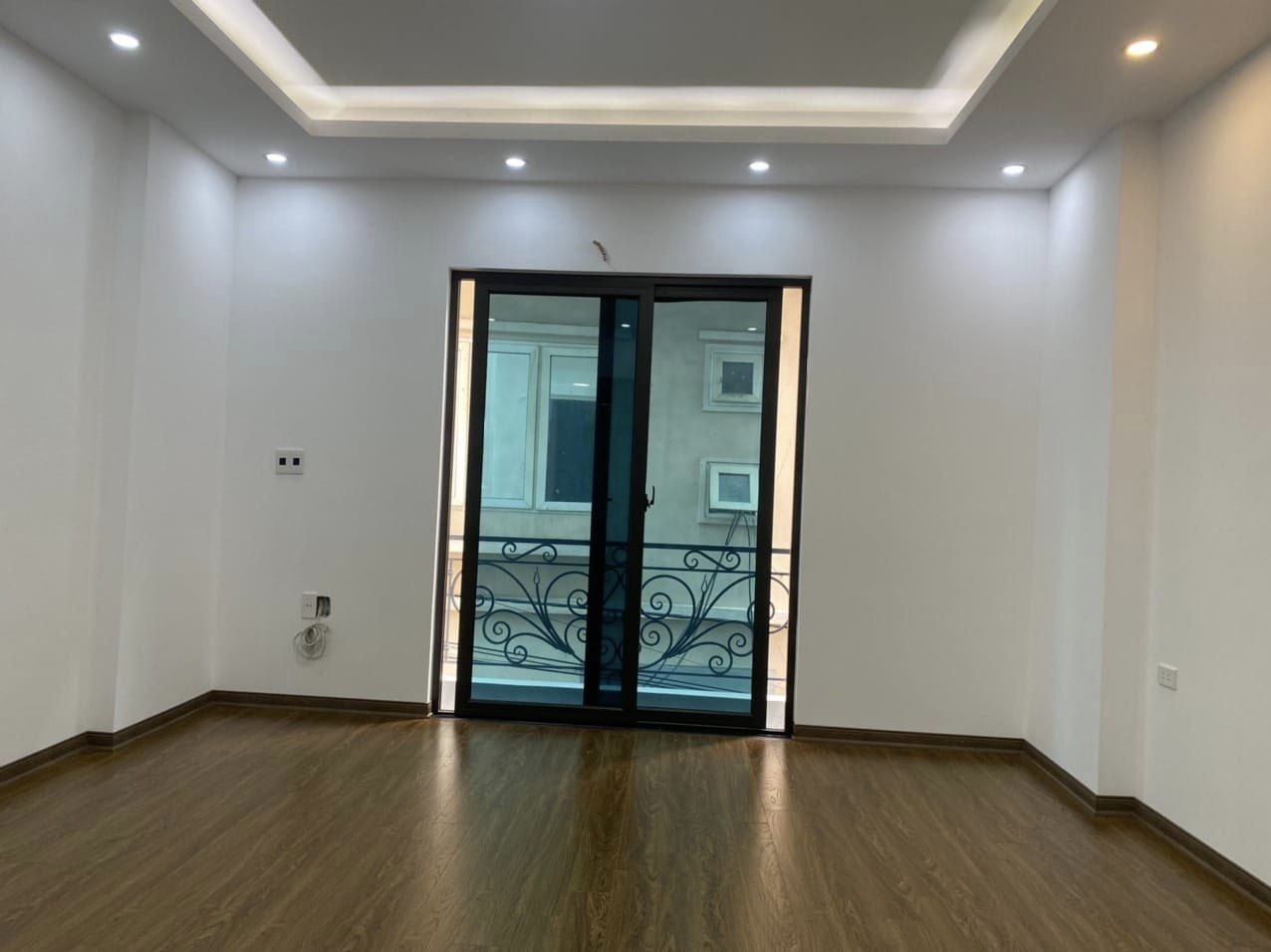 Bán nhà 73m2 phố Nghi Tàm, Tây Hồ Gara Ô tô 7 chỗ 8 phòng Dòng tiền 9.1 Tỷ.