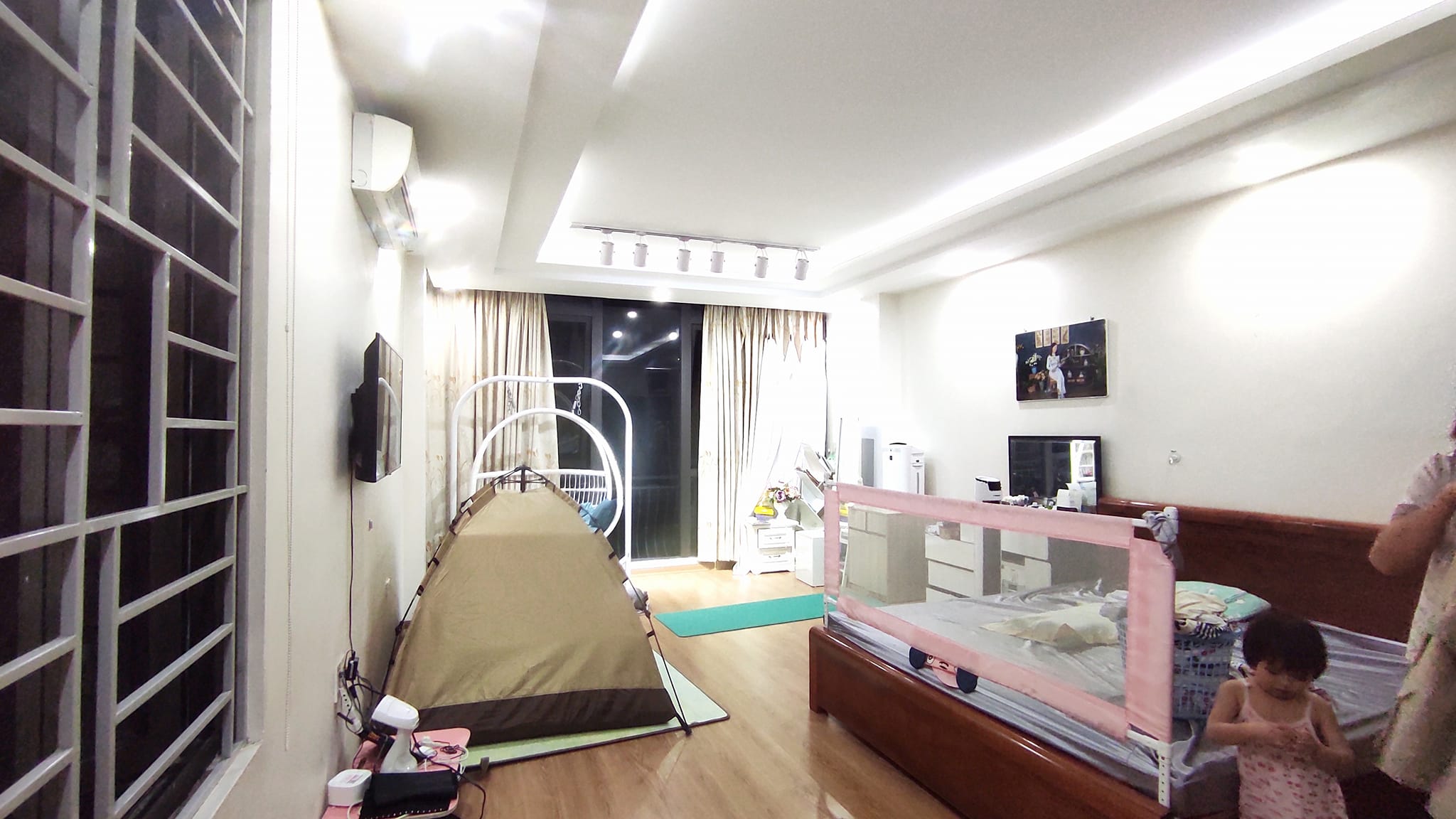 Bán nhà 71m2 phố Nghi Tàm, Tây Hồ Gara Ô tô 7 chỗ 8 ngủ Dòng tiền ổn 9.5 Tỷ.