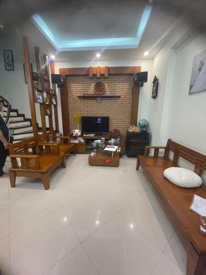 Bán nhà ngõ Đào Tấn Dt: 63m xây 5 tầng nhà khe thoáng, ngõ ba gác giá 7tỷ thương lượng.