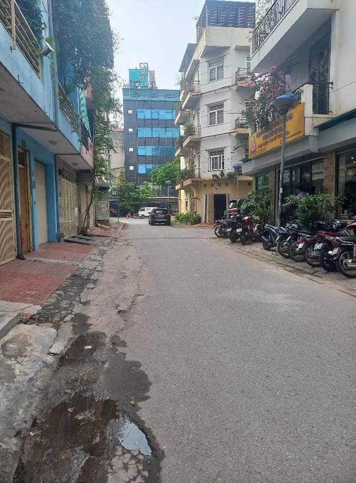 Bán nhà Trần Đăng Ninh, Hà Đông, 40 m2, 5 tầng, 4 m mặt tiền, 7,6 tỷ, an ninh tốt.