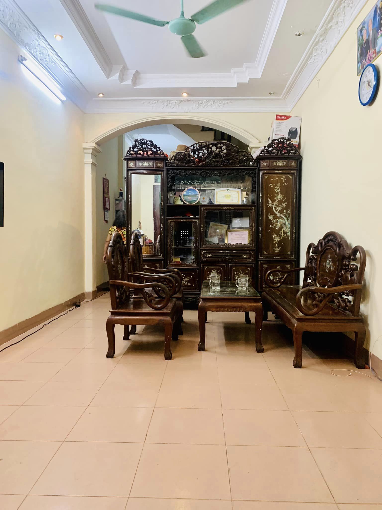 Bán nhà 84m2 phố Nguyễn Văn Cừ, Long Biên Gara 2 Ô tô đua Vỉa hè rộng Kinh doanh vô địch Giá 4.9 Tỷ